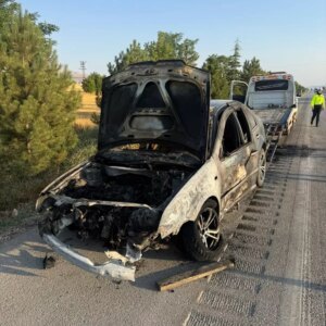 sandiklida arac yangini SJjY2BRT