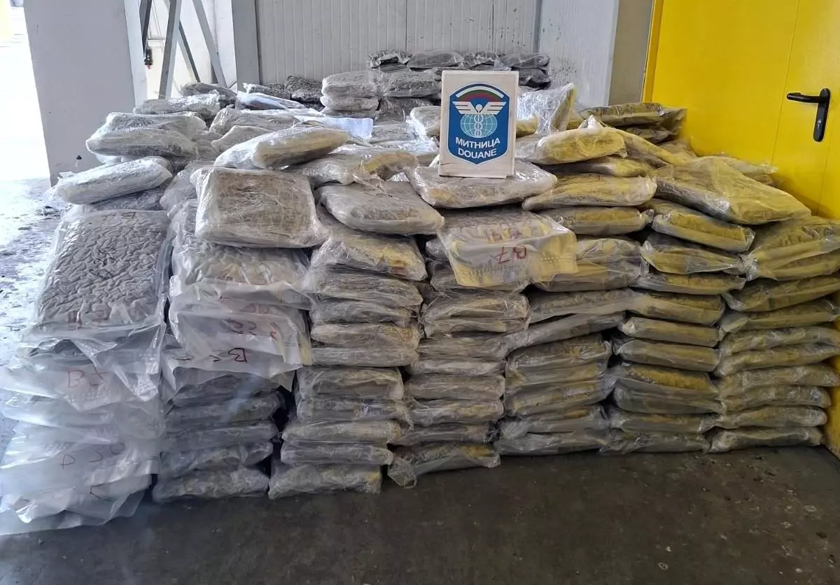 edirnede freze makinesinde 739 kilo esrar ele gecirildi 6fNzZbkr