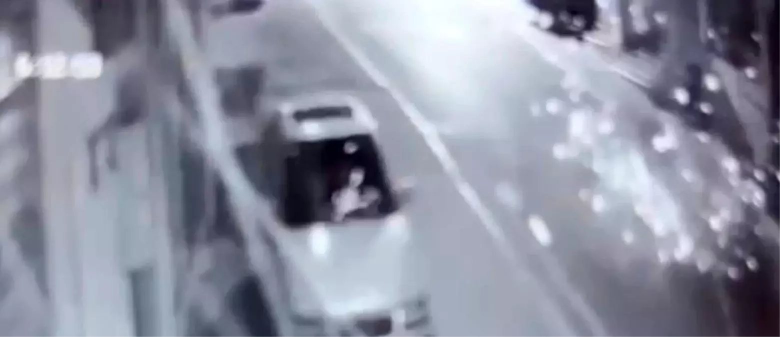 kocaelide patlayici iflagi 4 arac hasar gordu kQ1QfSdf