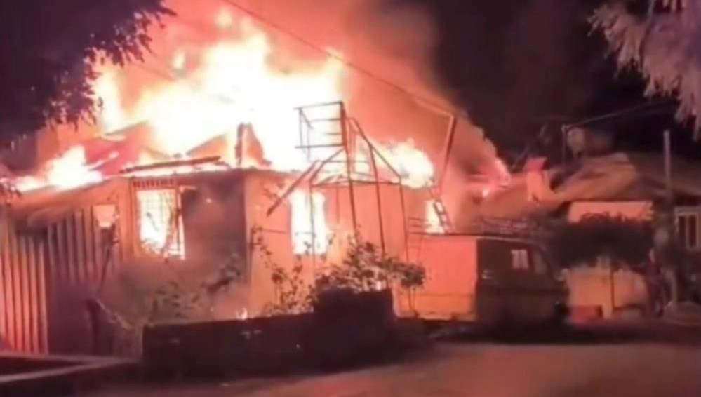 mersinde yangin faciasi nine ve torunu yasamini yitirdi EUFP6bqn