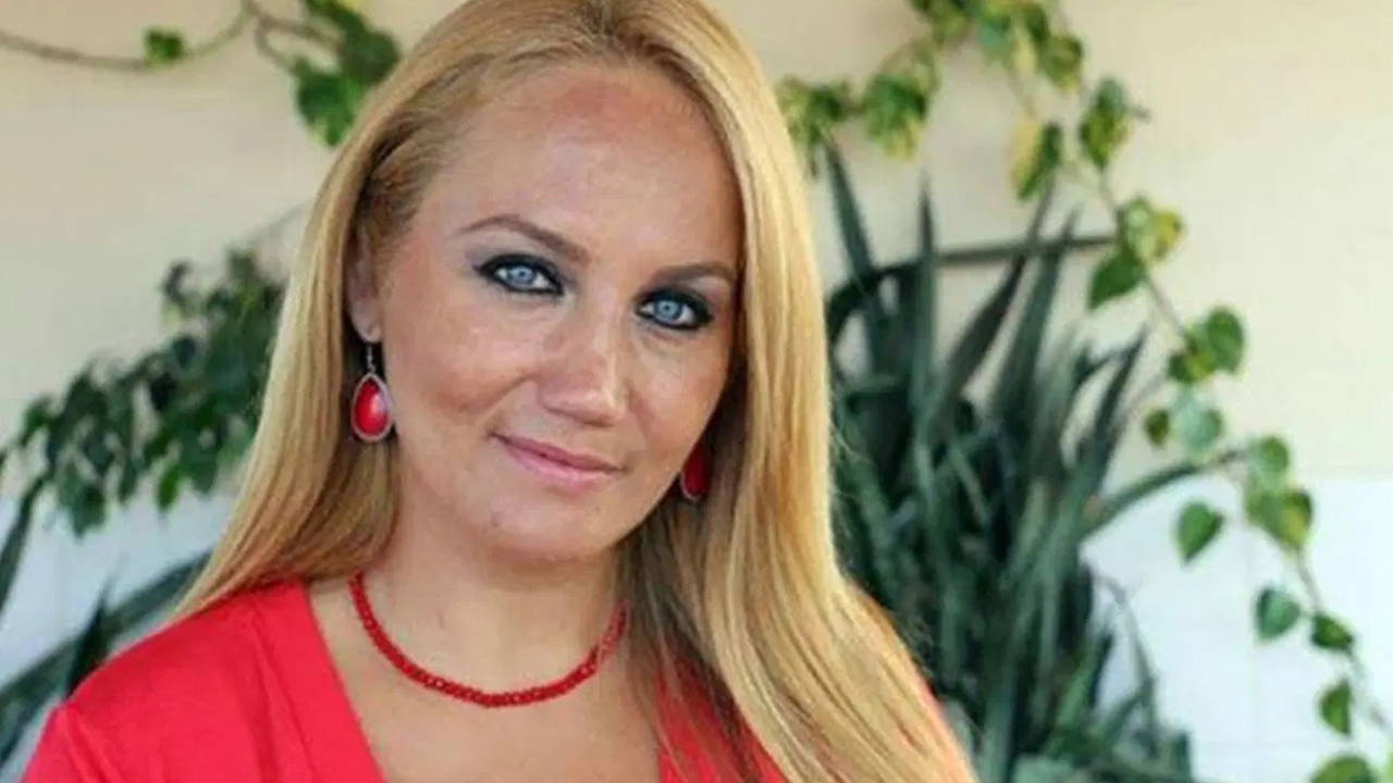 orgut propagandasi suclamasi sanatci pinar aydinlar icin hapis cezasi istemi fO6EpzNQ