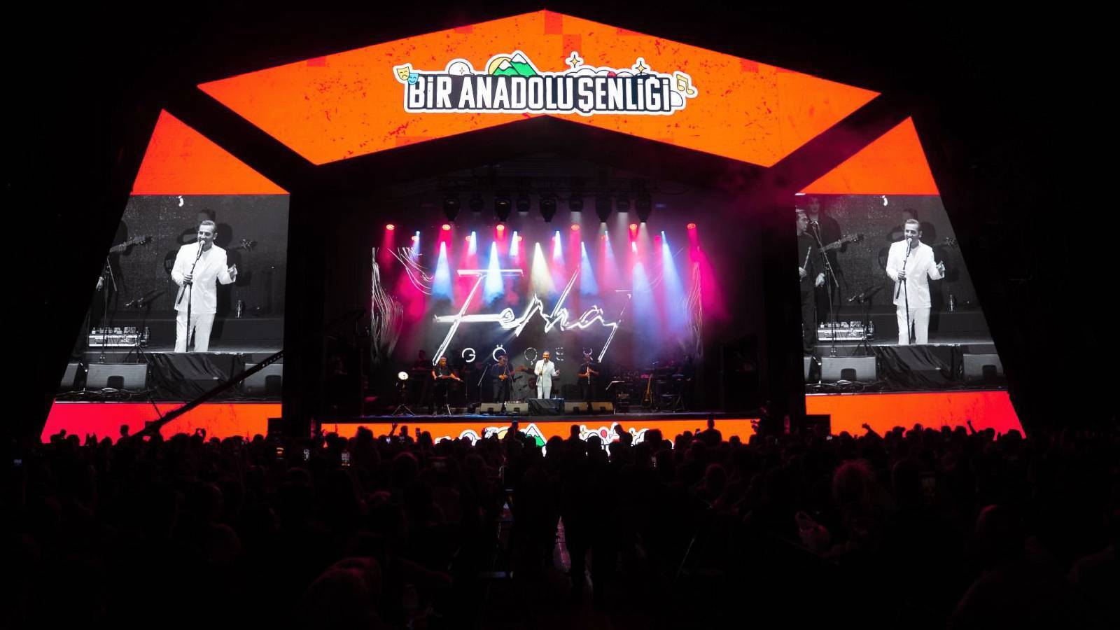 bir anadolu senligi bes sehirde 898 bin 608 kisi sanatla bulustu OHcKyYWq