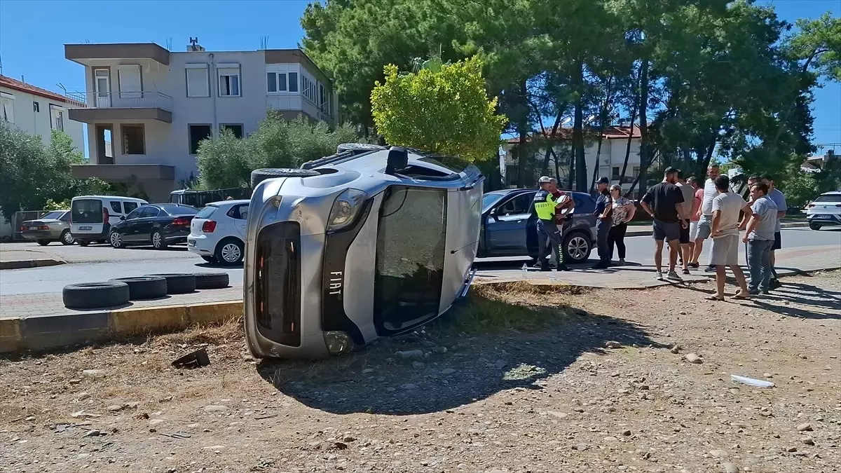 manavgatta trafik kazasi 3 yarali QxcNlusT