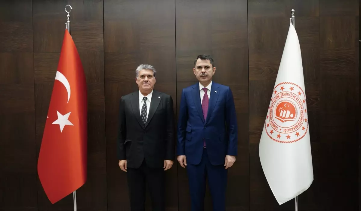 bakan kurum besiktas baskani adali ile bir araya geldi 1TVXqhU6.jpg