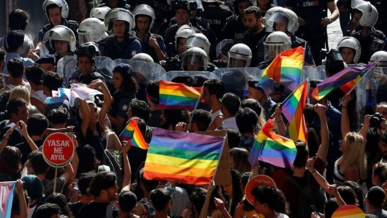 bir-yasa-bin-ihlal-lgbti-varolusuna-karsi-hukuki-saldiri-ve-insan-haklari-rejimi-J8GAL7QS.jpeg