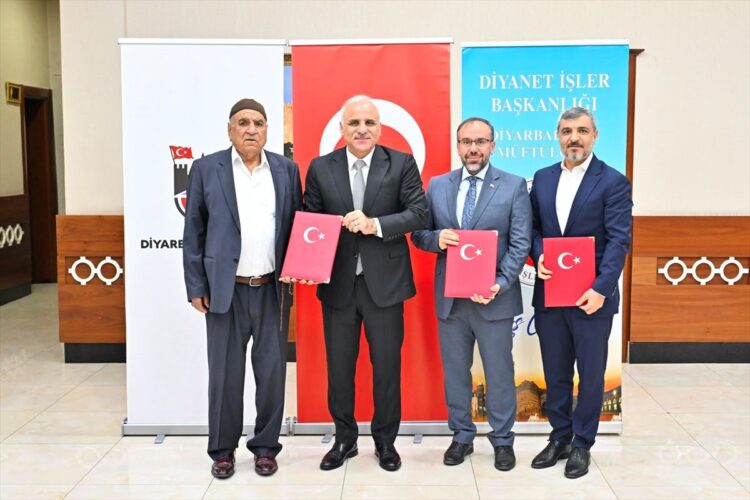 Diyarbakır’da İki Yeni Cami ve Külliye Protokolü İmzalandı