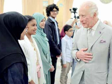 Kral charles cambridge merkez camisinde vpgMtKlC